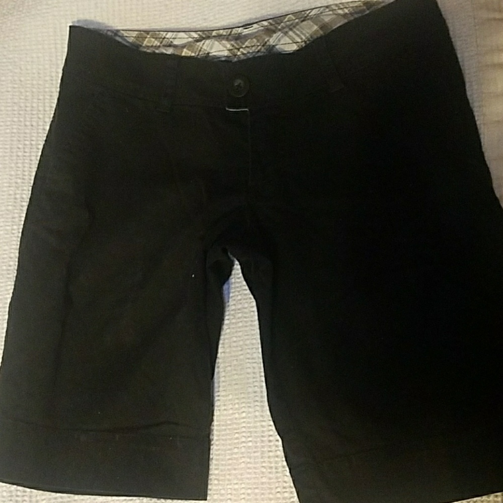 ARIZONA BLACK KHAKI SHORTS